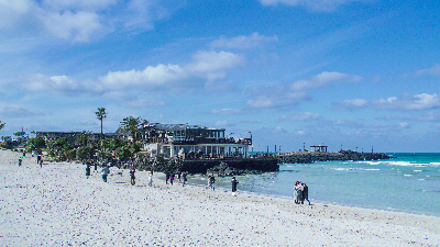 함덕 해수욕장 : Hamdeok Beach 에메랄드빛 보석을 품고 있는 함덕해수욕장