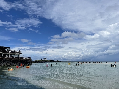 함덕 해수욕장 : Hamdeok Beach 에메랄드빛 보석을 품고 있는 함덕해수욕장